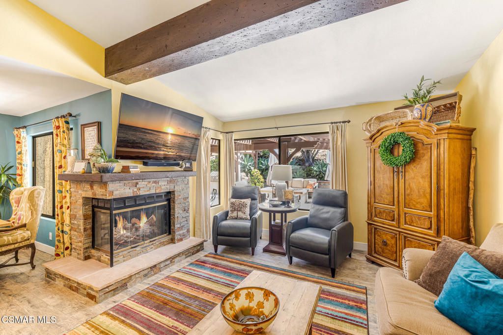 Image 12 of property listing at 13954 Keisha Drive, Moorpark, CA 93021