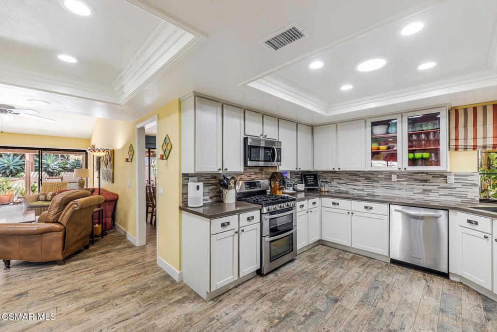 Image 17 of property listing at 13954 Keisha Drive, Moorpark, CA 93021