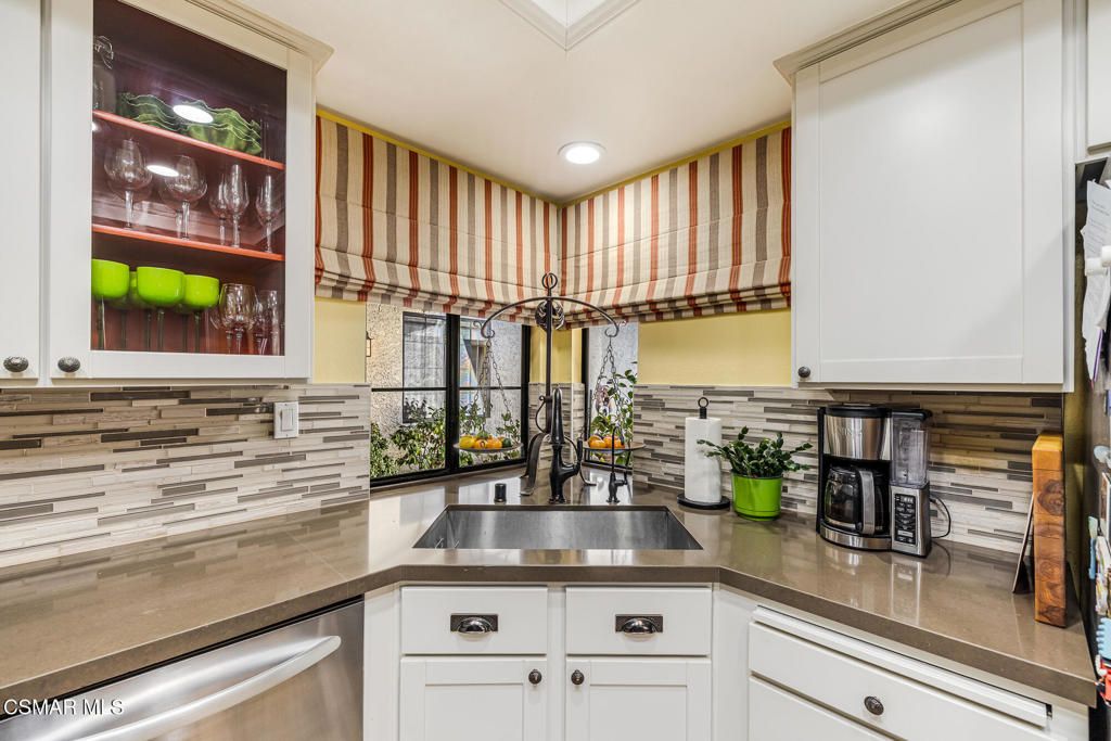 Image 18 of property listing at 13954 Keisha Drive, Moorpark, CA 93021