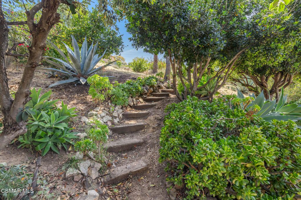 Image 39 of property listing at 13954 Keisha Drive, Moorpark, CA 93021