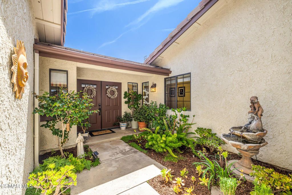 Image 4 of property listing at 13954 Keisha Drive, Moorpark, CA 93021