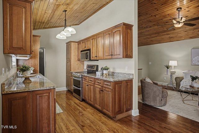 34 Bridgewater Court -, Gray, TN 37615