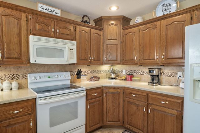 3265 W Grandview Street, Springfield, MO 65803