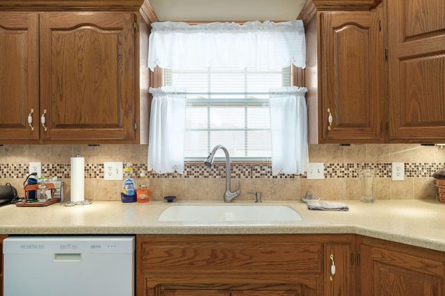 3265 W Grandview Street, Springfield, MO 65803