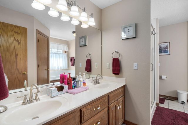 3265 W Grandview Street, Springfield, MO 65803