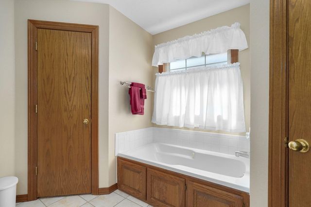 3265 W Grandview Street, Springfield, MO 65803