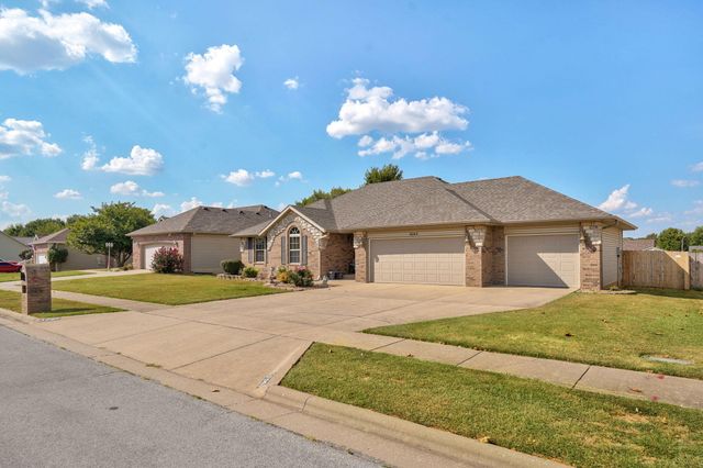 3265 W Grandview Street, Springfield, MO 65803