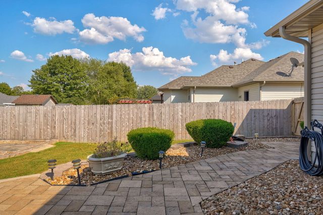 3265 W Grandview Street, Springfield, MO 65803