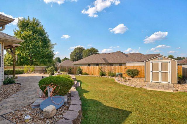 3265 W Grandview Street, Springfield, MO 65803