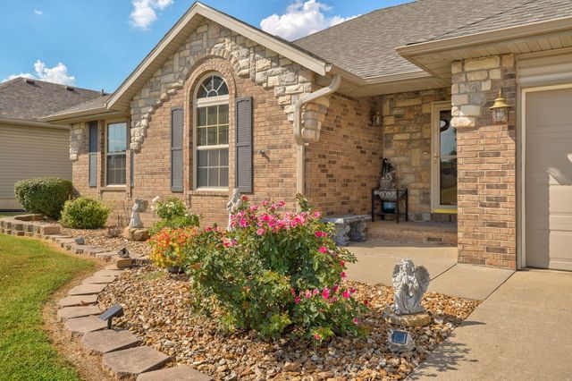 3265 W Grandview Street, Springfield, MO 65803