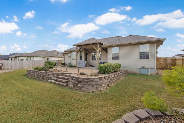 3265 W Grandview Street, Springfield, MO 65803