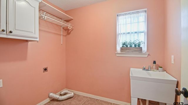 15360 Wagon Wheel Drive, Chandler, TX 75758