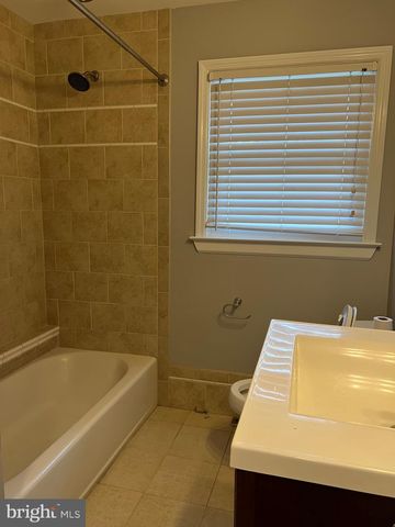 502 GLIDER AVE, Berlin, NJ 08009