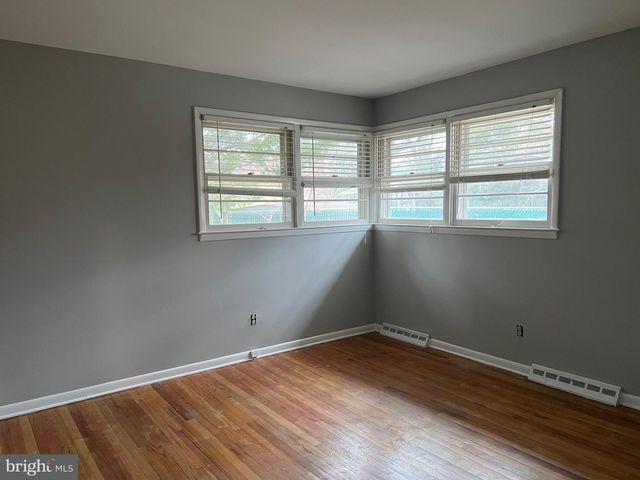 502 GLIDER AVE, Berlin, NJ 08009