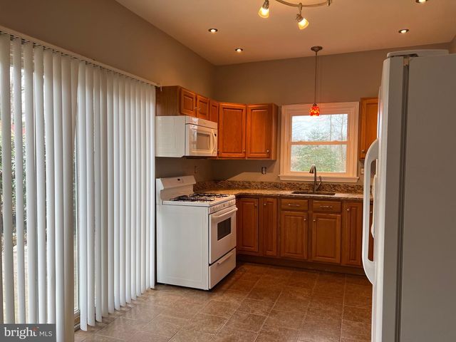 502 GLIDER AVE, Berlin, NJ 08009