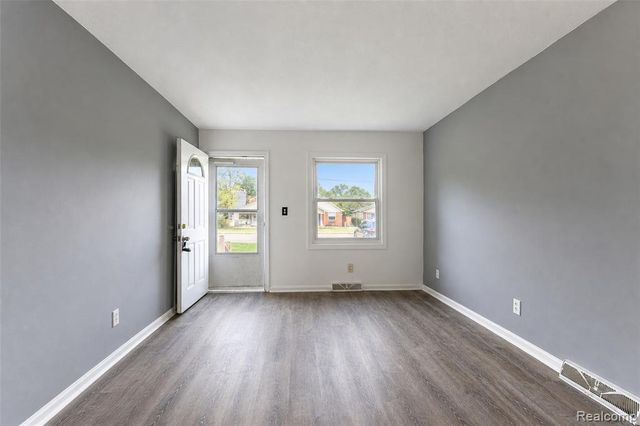 26137 Superior Road, Taylor, MI 48180