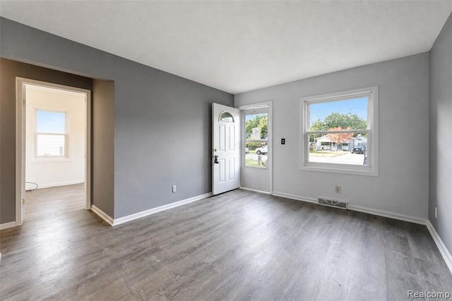 26137 Superior Road, Taylor, MI 48180