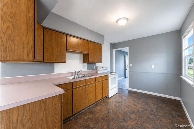 26137 Superior Road, Taylor, MI 48180