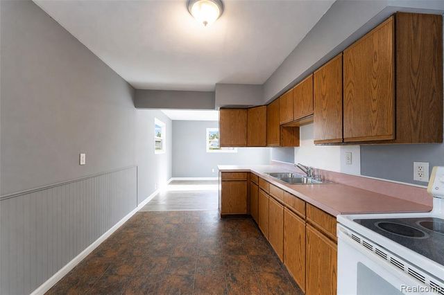 26137 Superior Road, Taylor, MI 48180