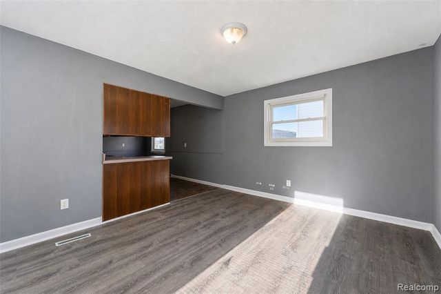 26137 Superior Road, Taylor, MI 48180