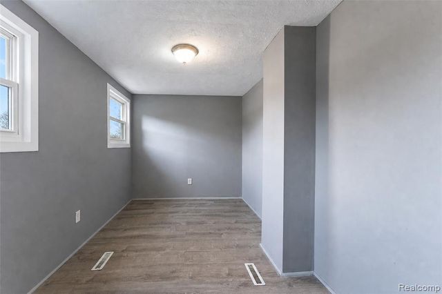 26137 Superior Road, Taylor, MI 48180