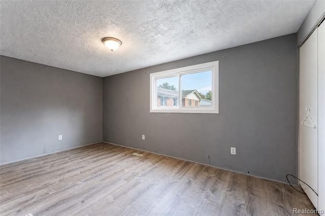 26137 Superior Road, Taylor, MI 48180