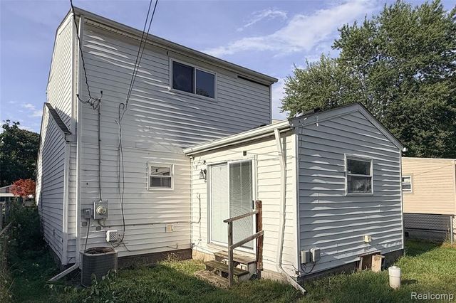 26137 Superior Road, Taylor, MI 48180