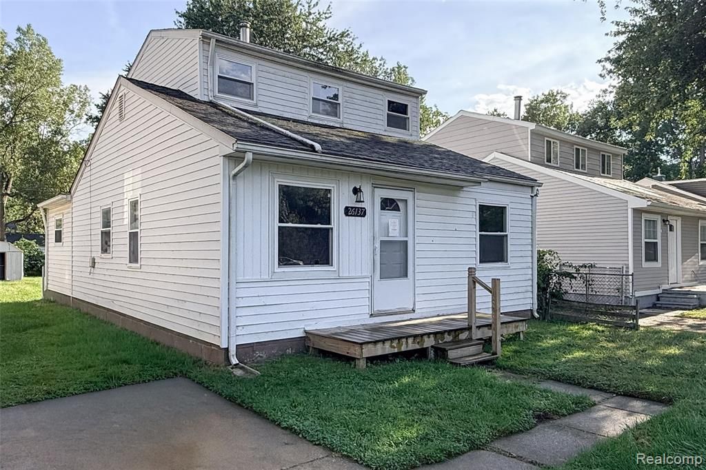 26137 Superior Road, Taylor, MI 48180