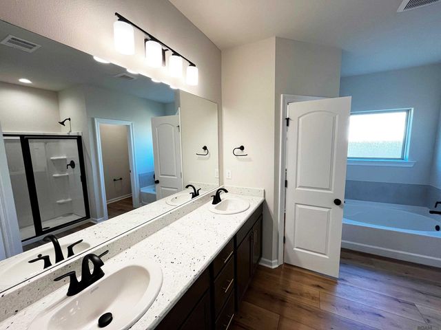 2086 Sherri's Way, Port Allen, LA 70767