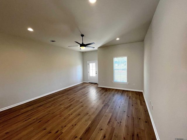 2086 Sherri's Way, Port Allen, LA 70767