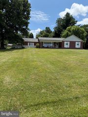 10 GRASSHOPPER LN, Fairfield, PA 17320