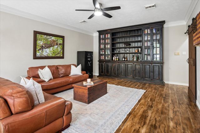 7624 Tallow Drive, Irving, TX 75063