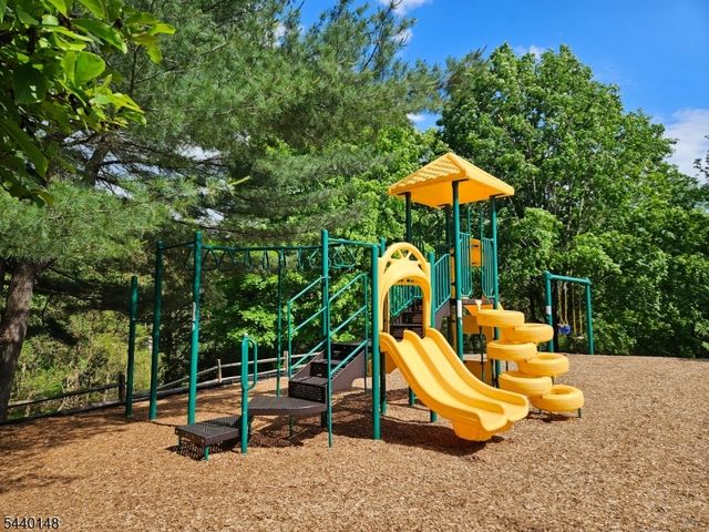 428 Azalea Terrace, Branchburg Twp., NJ 08876