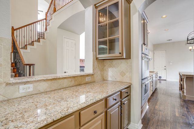 6898 Valley Brook Drive, Frisco, TX 75035