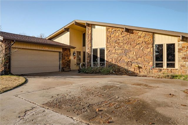 8301 Willow Creek Boulevard, Oklahoma City, OK 73162