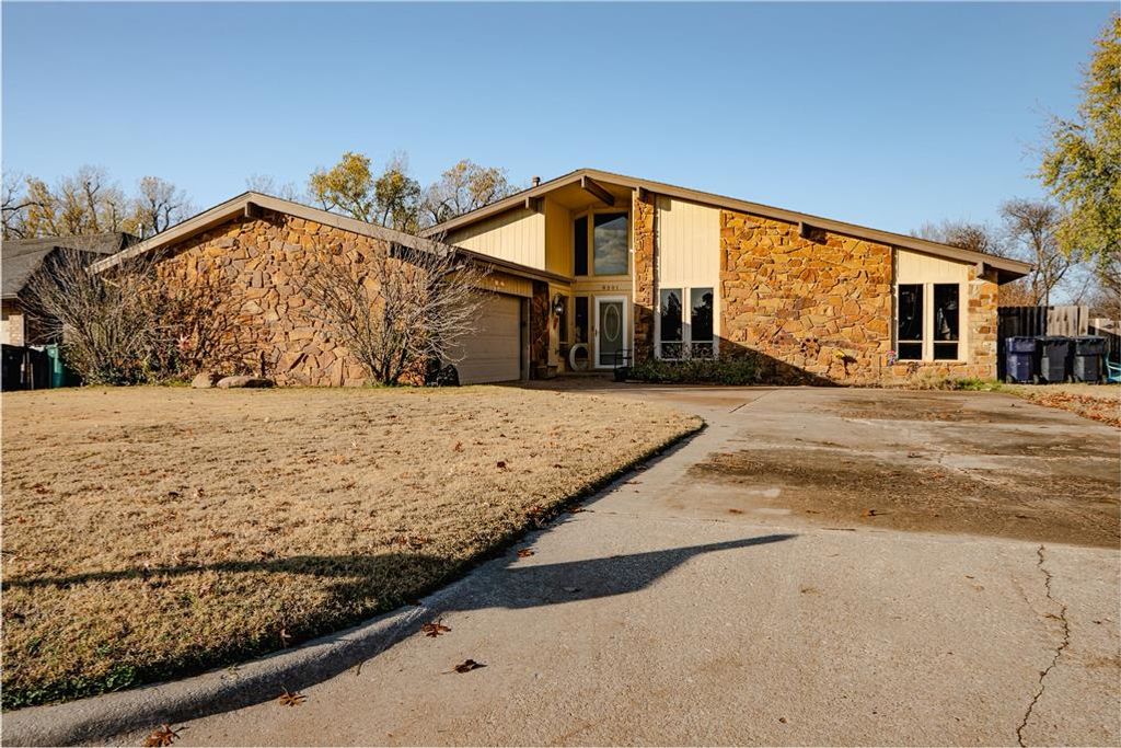 8301 Willow Creek Boulevard, Oklahoma City, OK 73162