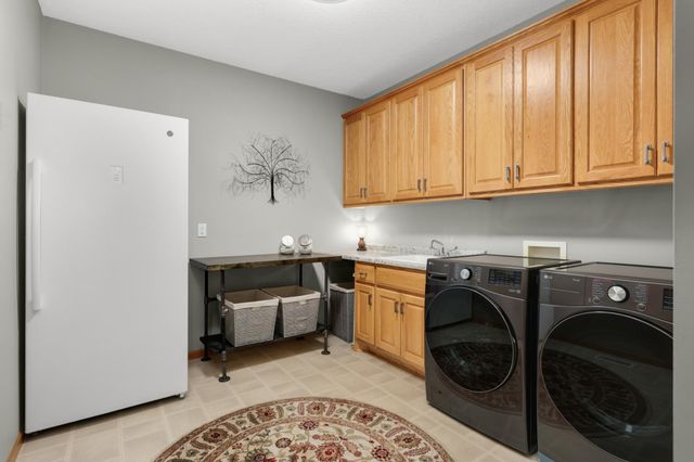 679 Oakgreen Avenue Court N, West Lakeland Twp, MN 55082