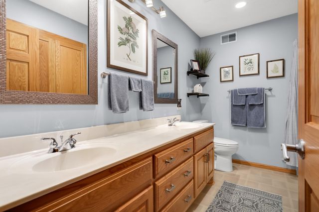 679 Oakgreen Avenue Court N, West Lakeland Twp, MN 55082