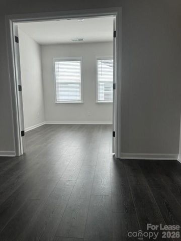 5724 Runnel Way, Harrisburg, NC 28075