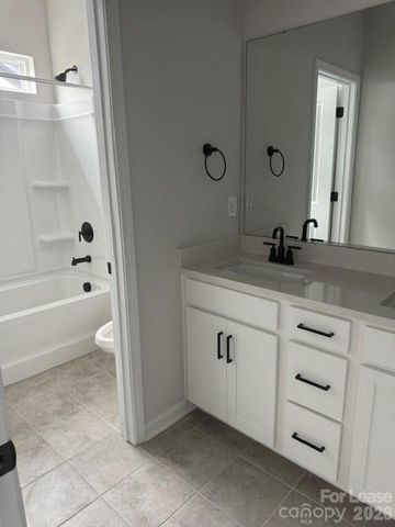5724 Runnel Way, Harrisburg, NC 28075