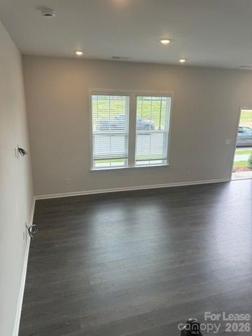 5724 Runnel Way, Harrisburg, NC 28075
