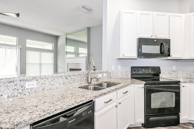 8656 FRANKIE MILL Court, Jacksonville, FL 32244