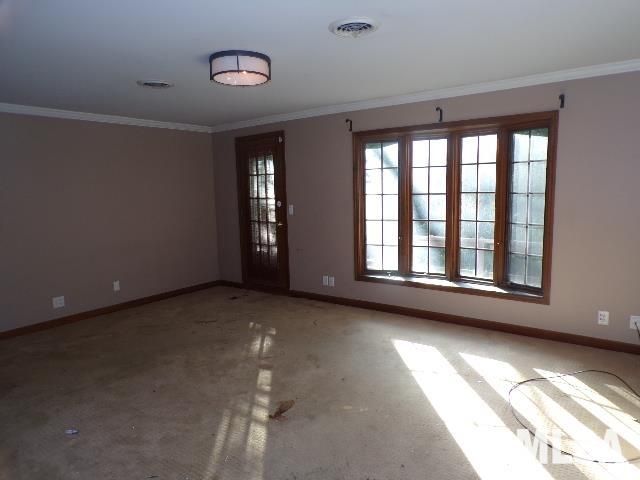 16 WILDWOOD Trail, Bettendorf, IA 52722