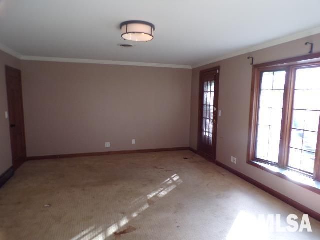 16 WILDWOOD Trail, Bettendorf, IA 52722