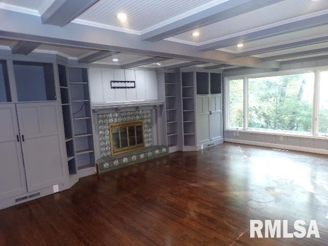 16 WILDWOOD Trail, Bettendorf, IA 52722