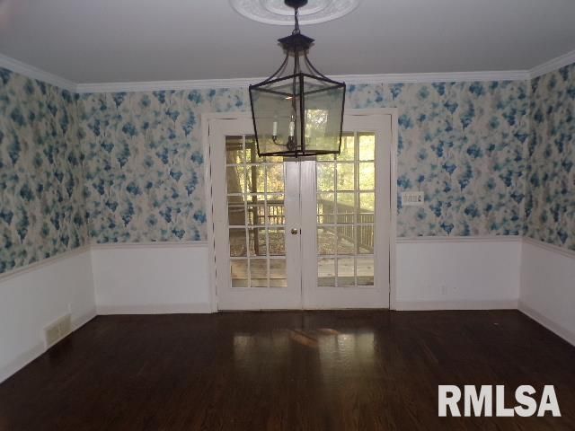 16 WILDWOOD Trail, Bettendorf, IA 52722