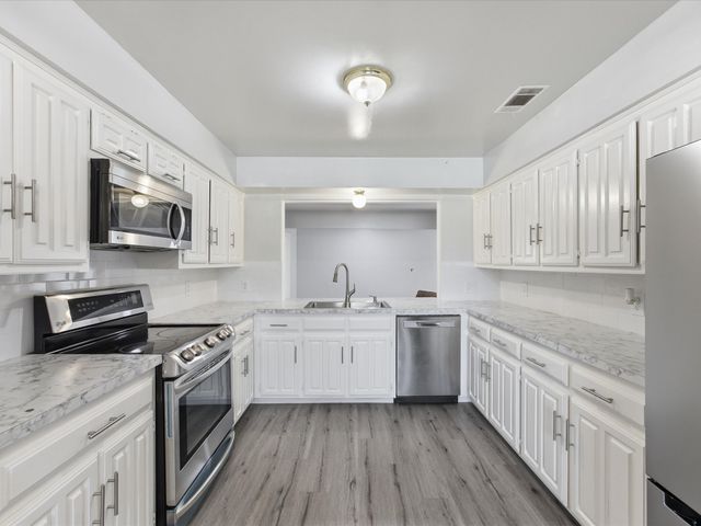 1327 Big Stone Gap Road, Duncanville, TX 75137