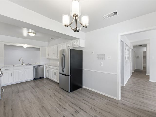 1327 Big Stone Gap Road, Duncanville, TX 75137