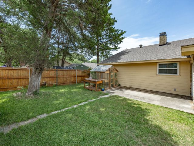 1327 Big Stone Gap Road, Duncanville, TX 75137