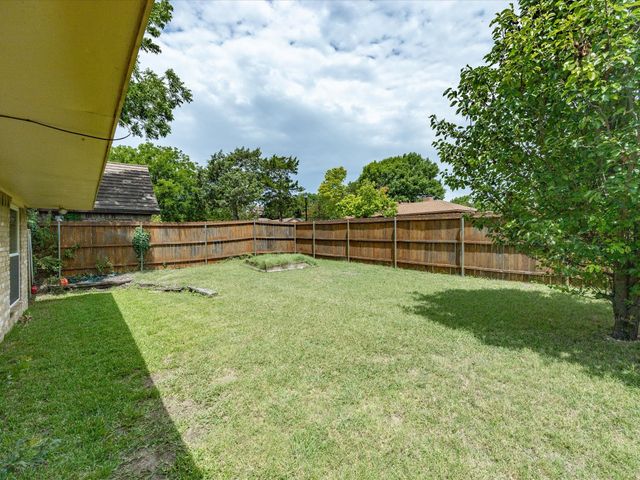 1327 Big Stone Gap Road, Duncanville, TX 75137